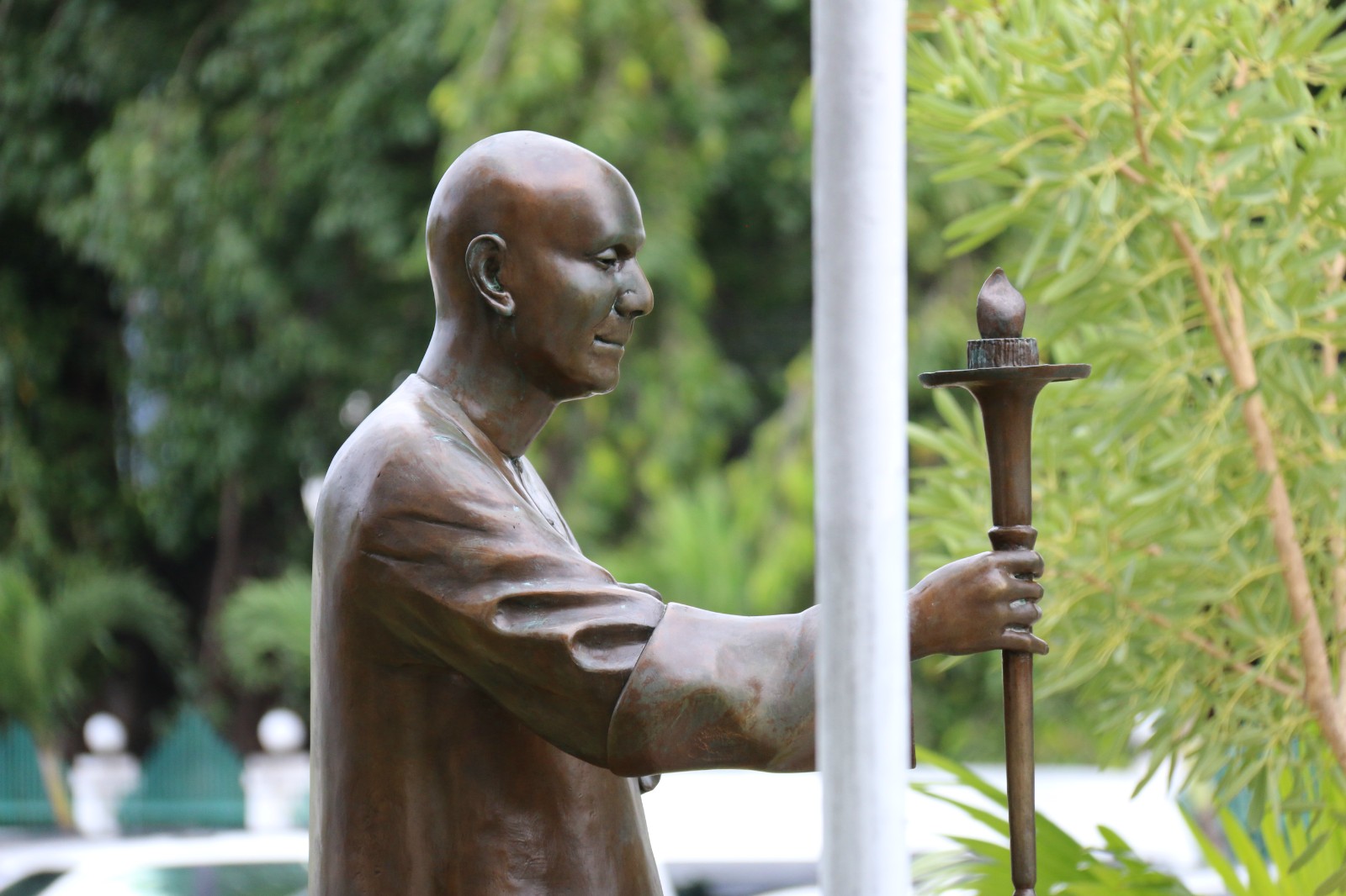 Statue of Sri Chinmoy