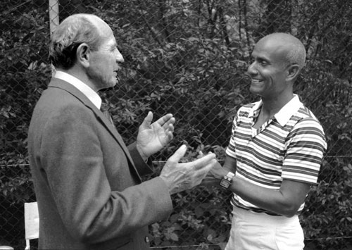 Zatopek-_amp_-Chinmoy Sri Chinmoy meeting Emil Zatopek