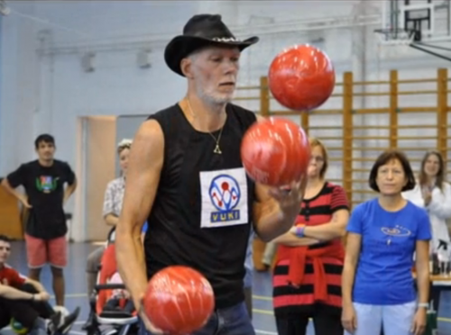 jugglingbowlingballs