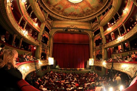 paris-theatre-gymansie1